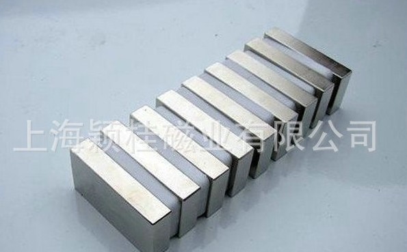 強(qiáng)力磁鐵?的吸引力，讓你我?連?，緊密相連！